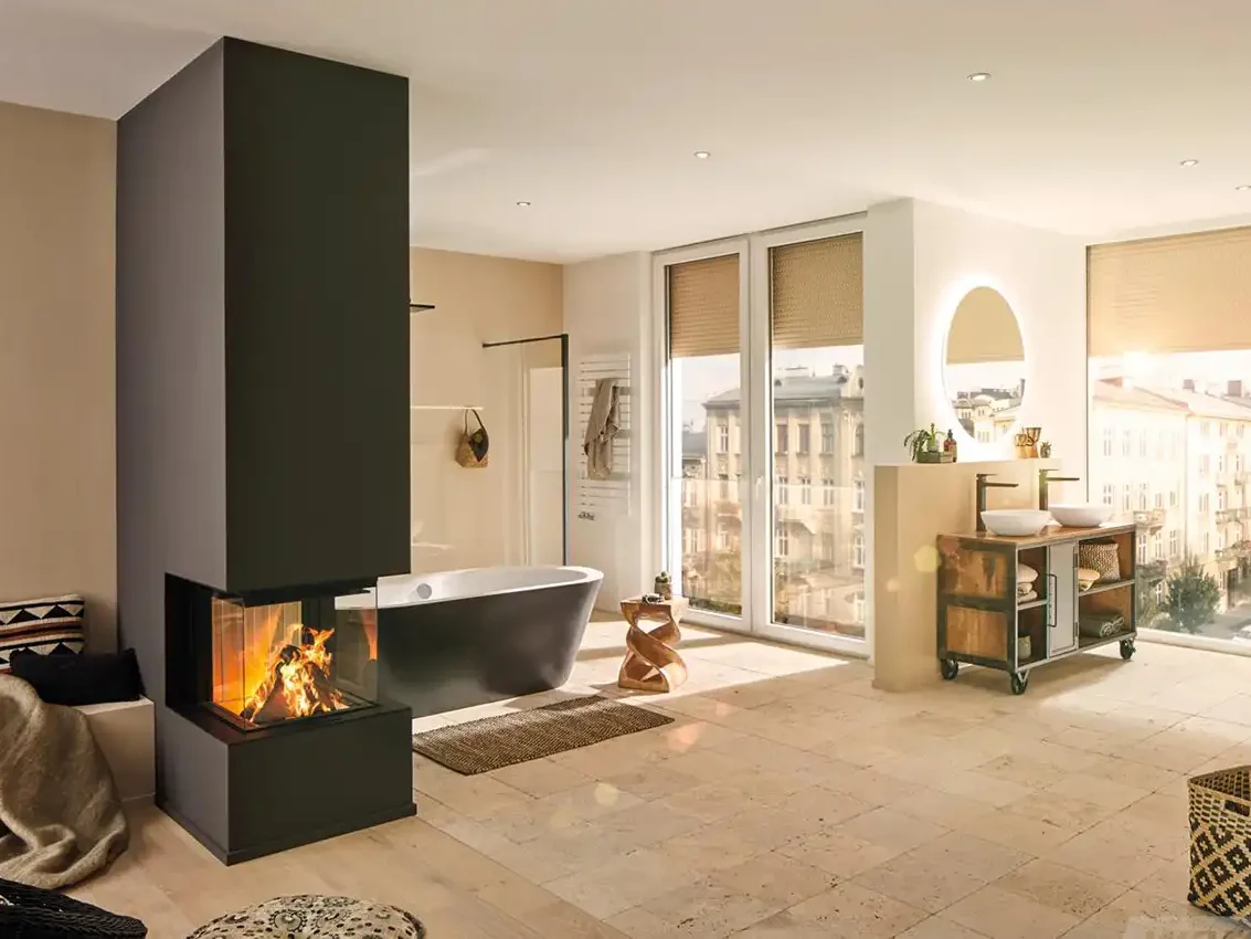 Stilvolle Terrasse mit Außenjalousien